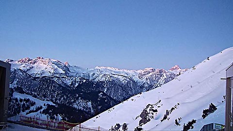 Webcam Jenner Nachtaufnahme Bergstation im Winter