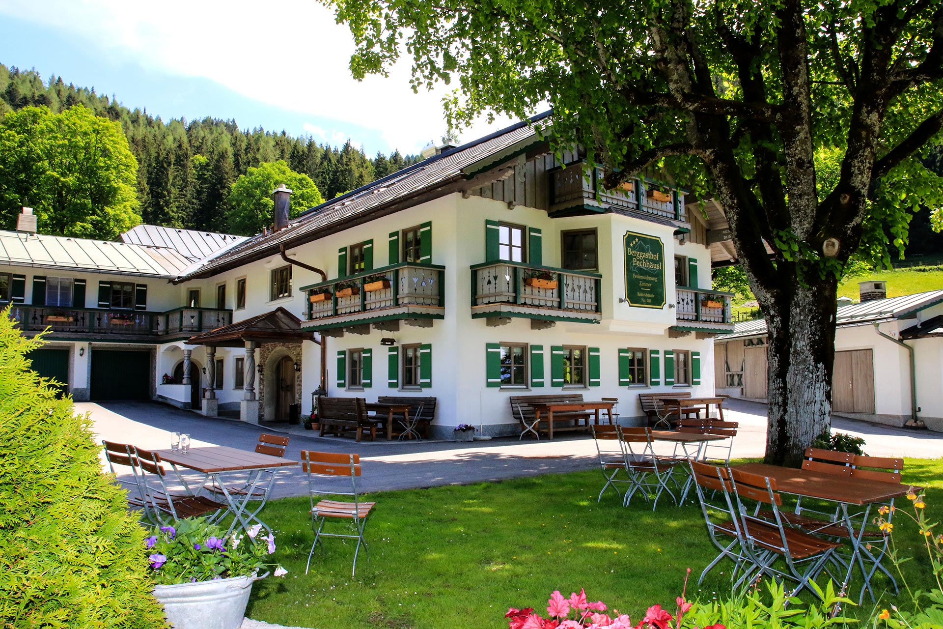 Gasthof Pechhäusl - Zimmer und Ferienwohnungen im Gasthof - Berchtesgaden