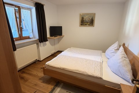 Schlafzimmer_ganz.jpeg