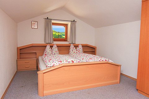 Hafnerlehen-Ferienwohnugn-01-Schlafzimmer-014.jpg