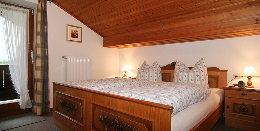 Ferienwohnung-3-Grainswiesen-Bischofswiesen-0002.jpg