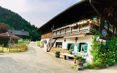 FERIENHOF JAGERLEHEN            Landleben auf dem Bauernhof                        "Ferienwohnung Niederalm"