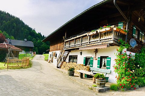 FERIENHOF JAGERLEHEN            Landleben auf dem Bauernhof                        "Ferienwohnung Niederalm"