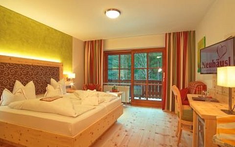 Hotel Neuhäusl Berchtesgaden Doppelzimmer Zirbe