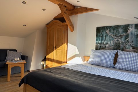 Schlafzimmer Doppelbett und Schlafausziehsofa