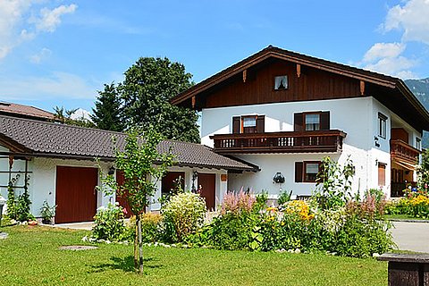 Landhaus-Storchen-Haus.jpg