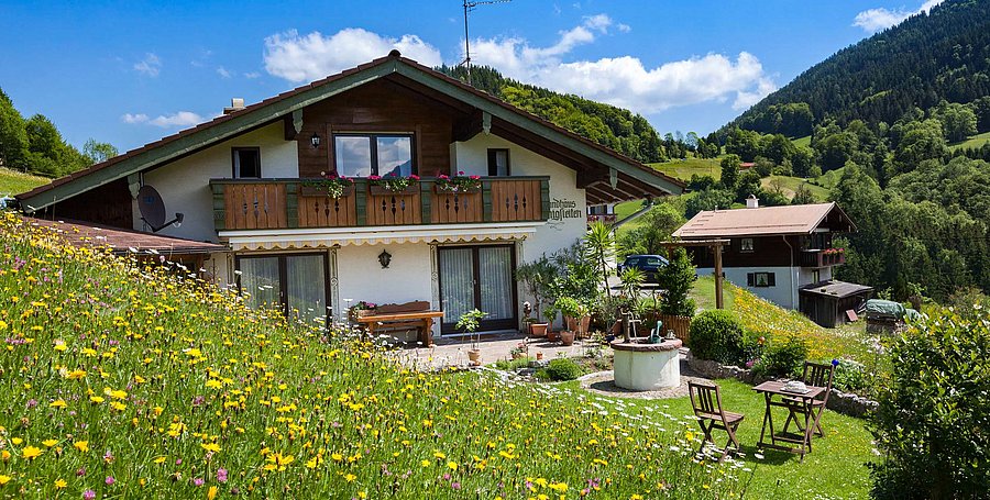 Landhaus-Koenigsleiten-Berchtesgaden-aussen-01.jpg