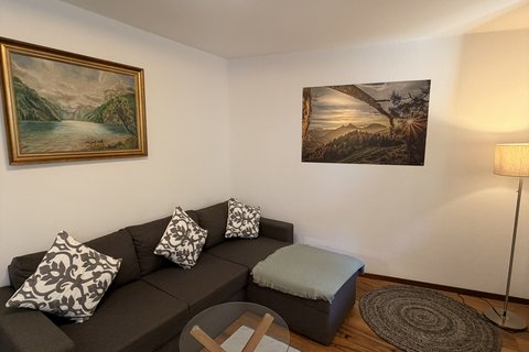 Couch_mit_Bildern.jpeg