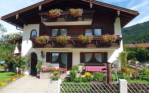  Ferienwohnung Haus Kehlsteinblick Wohnung Kehlstein mit Balkon 1. Stock