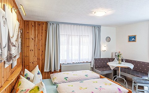 Doppelzimmer-Balkon Nr. 5  im Gästehaus Grünwald in Bischofswiesen - wegen Renovierung keine Buchung 2024 möglich -