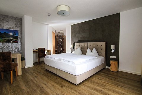 Hotel-Doppelzimmer-Klassik-Alpinhotel-Berchtesgaden-Oberau-01