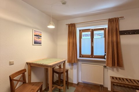Sitzgelegenheit_Küche_mit_Fenster.jpeg