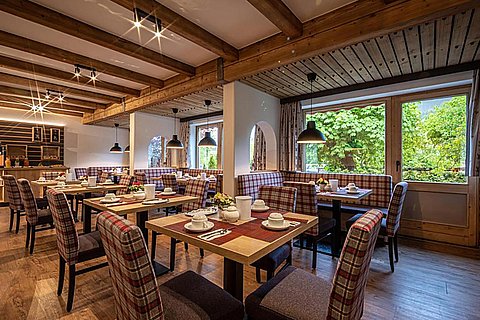 Hotel-Bischofswiesen-Brennerbascht-Restaurant.jpg