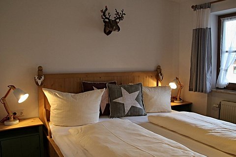 Ferienwohnung Sonnenglück - Wunderschöne 2 Zimmer Wohnung mit Eckbalkon