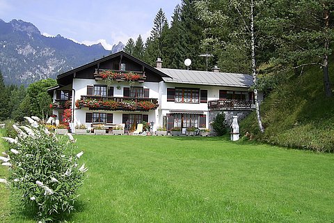 FEWO_____Gaestehaus_Alpengruss_-_Bischofswiesen_01.jpg