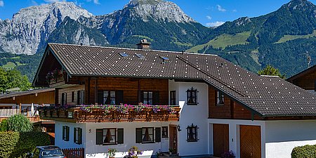 Ferienwohnung-Wurm-Schoenau-Koenigssee-Haus-Sommer-000.jpg