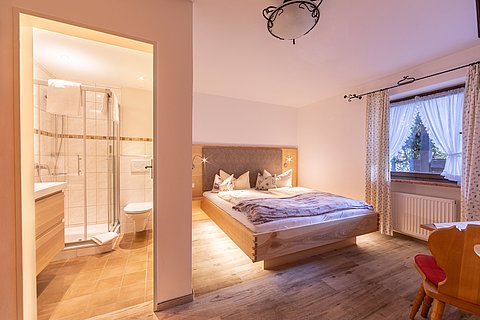 Alpenhotel-Bergzauber - Doppelzimmer Blumenwiese