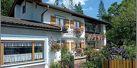 Gaestehaus-Gruenwald-Berchtesgaden-Sommer.jpg