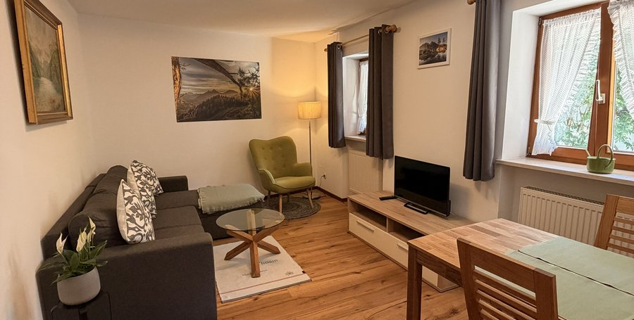 Wohnzimmer_mit_Sessel.jpeg