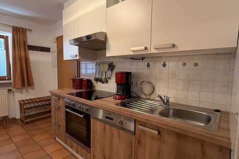 Küchenzeile_mit_Garderobe.jpeg