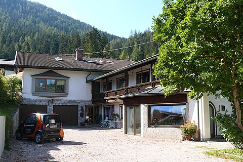 hinteres_Gästehaus_1.JPG