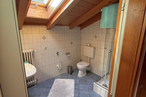 Watzmann_Studio_Bad_von_aussen_rein.jpg