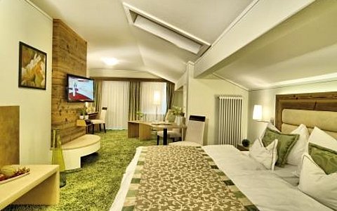 Hotel Neuhäusl Berchtesgaden Superior Suite Wiese